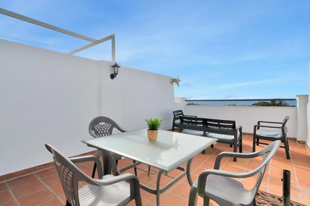 Duplex Con Vistas Al Mar, Piscina Y Gimnasio - Las Abejeras 226 Estepona Bagian luar foto