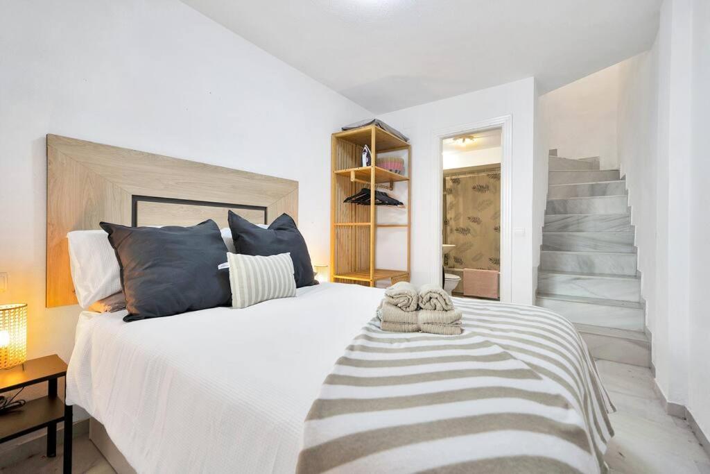 Duplex Con Vistas Al Mar, Piscina Y Gimnasio - Las Abejeras 226 Estepona Bagian luar foto